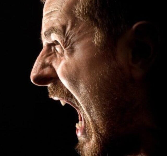 WHAT ANNOYS MEN IN WOMEN