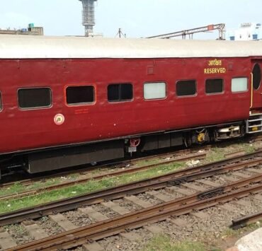 Indian Railways Puja Special trains 2025, Hadapsar–Danapur Puja Special, Diwali special trains 2025, Chhath Puja trains 2025, Mumbai to Bihar special trains, Festive season trains Indian Railways, Puja train schedule IRCTC, Special train booking IRCTC, puja special trains