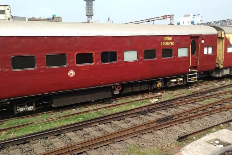 Indian Railways Puja Special trains 2025, Hadapsar–Danapur Puja Special, Diwali special trains 2025, Chhath Puja trains 2025, Mumbai to Bihar special trains, Festive season trains Indian Railways, Puja train schedule IRCTC, Special train booking IRCTC, puja special trains