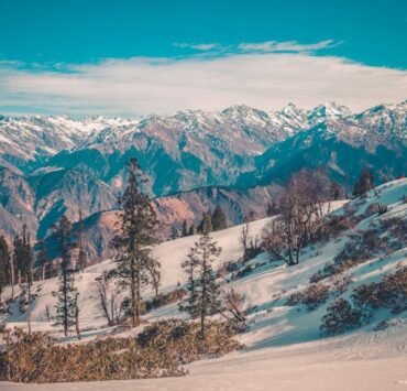 budget honeymoon destinations in India, affordable winter honeymoon, best honeymoon places India, winter honeymoon spots India, romantic places in India, honeymoon ideas for newlyweds, Kashmir honeymoon, Goa honeymoon, Munnar honeymoon, Coorg honeymoon, honeymoon destinations